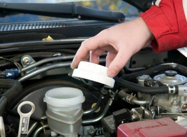 Maintain Optimal Car Performance: A Guide To Knowing How Often To Change Brake Fluid
