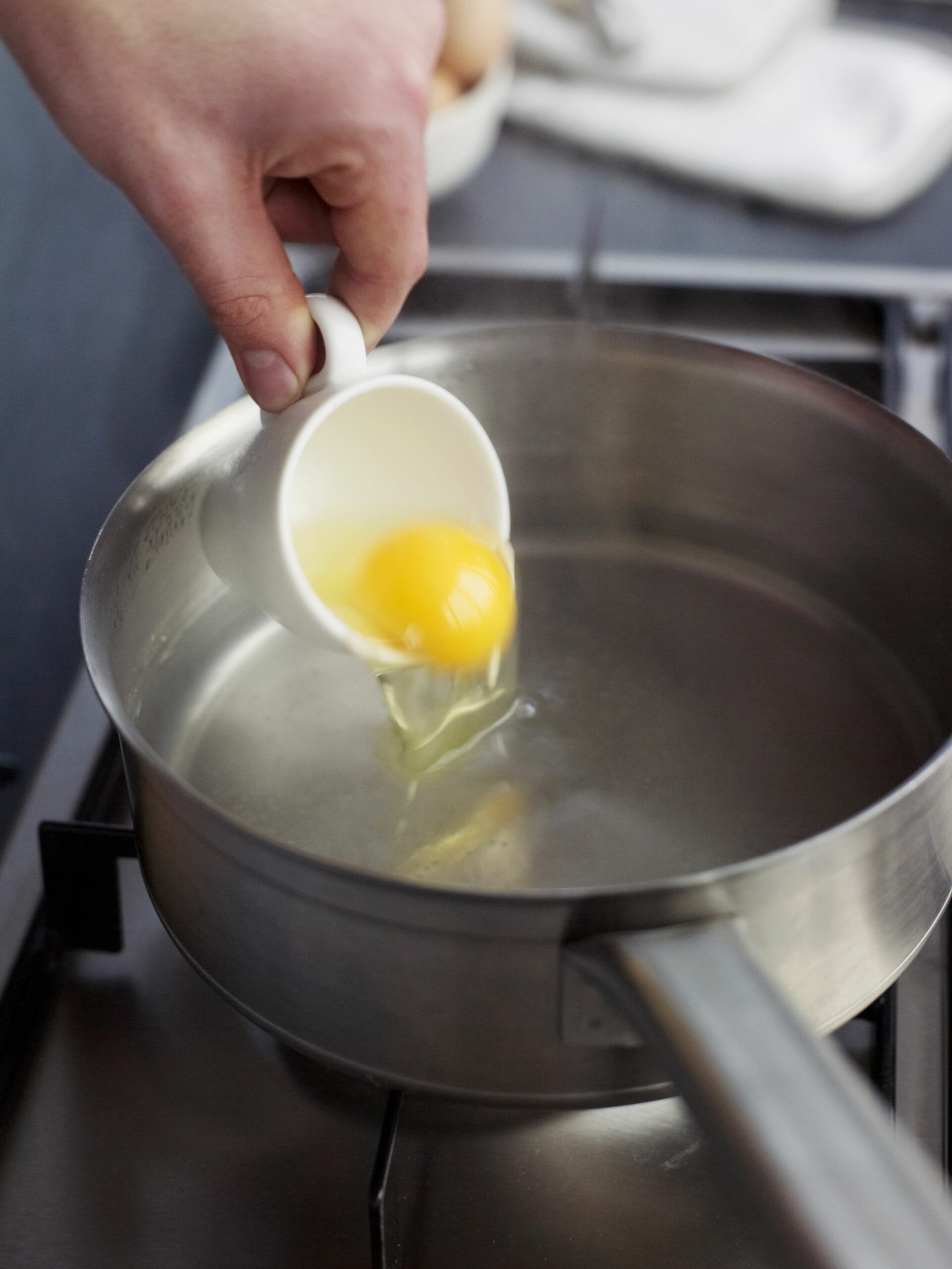 A Delicious Breakfast In Minutes: How To Poach An Egg In 5 Easy Steps