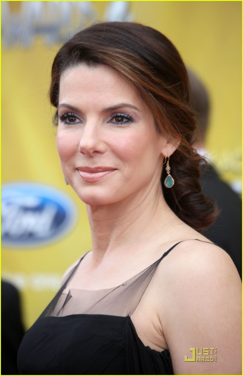Discover The Fascinating Life Of Sandra Bullock: From Hollywood Stardom To Personal Triumphs
